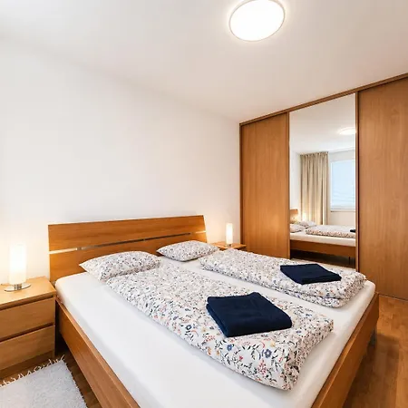 Karlove Ii Modern 2 With Private Free Parking, Ac And Easy Access Apartmán *